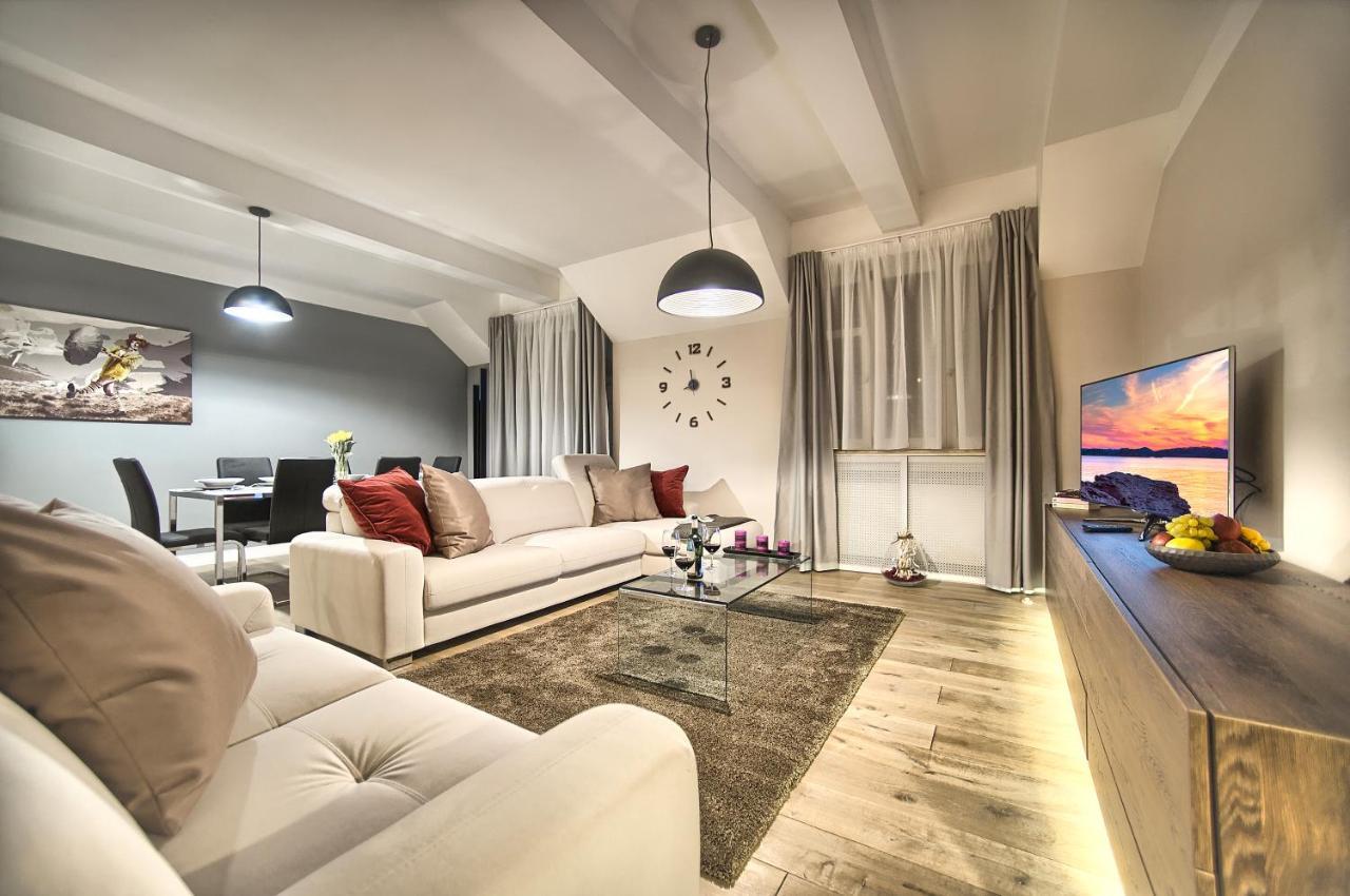 Exclusive 2 Bedroom Apartment Old Town - 2 Baths, Balcony And View - By Prague City Apartments מראה חיצוני תמונה